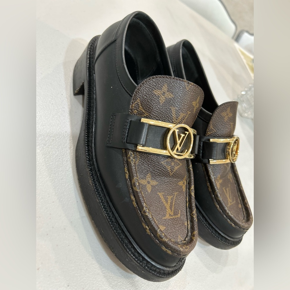 Louis vuitton loafers